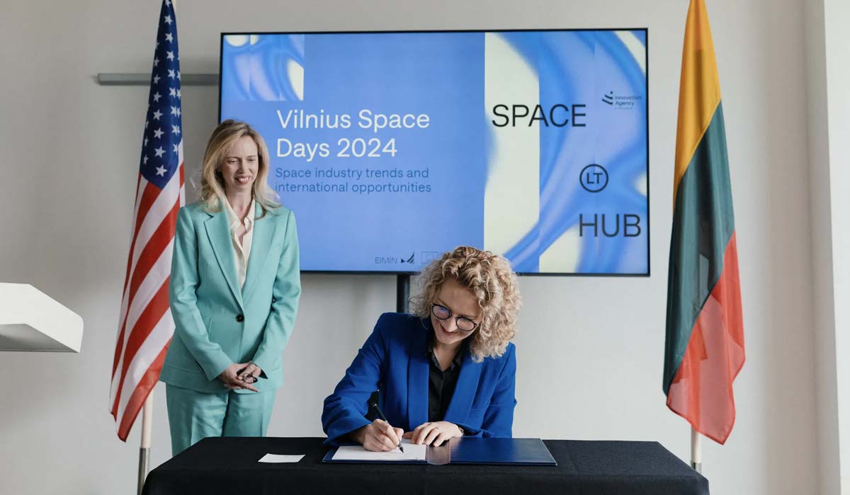 Литва стала 40-a страной, подписавшей Соглашения Артемиды