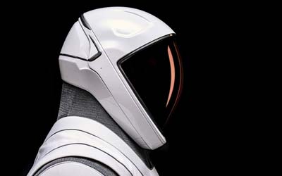 SpaceX разрабатывает скафандр для выхода в открытый космос