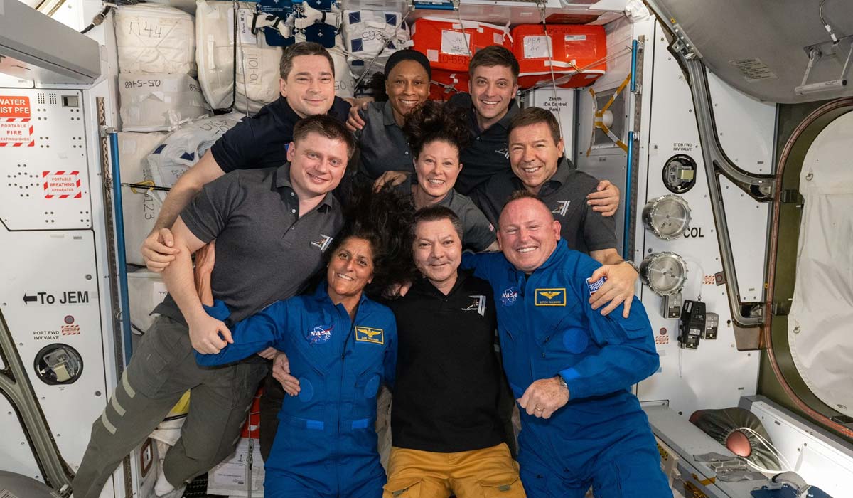 Экипаж Starliner адаптируется к жизни на станции во время подготовки к выходу в открытый космос