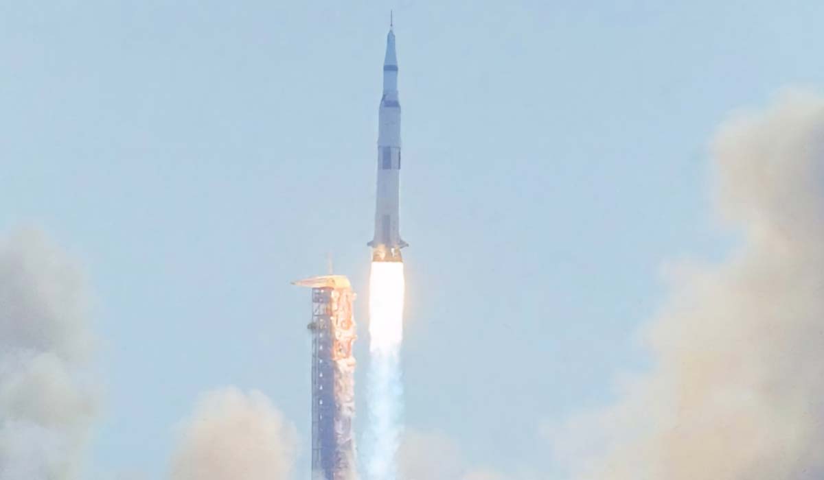 Ракета-носитель Saturn V запустила "Аполлон-11" — 16 июля 1969 года