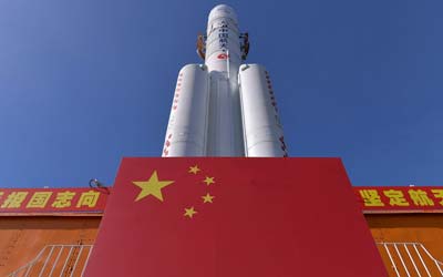 Запад должен отказаться от инвестиций в Китай, чтобы избежать космических войн, предупреждает ученый-ракетчик
