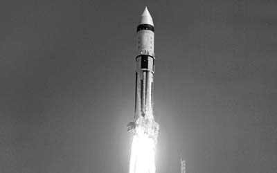 5 липня 1966 року — запуск ракети-носія Saturn IB у рамках випробувального польоту AS-203