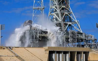 NASA в Космическом центре им. Кеннеди завершило испытания потока воды для миссии Artemis II