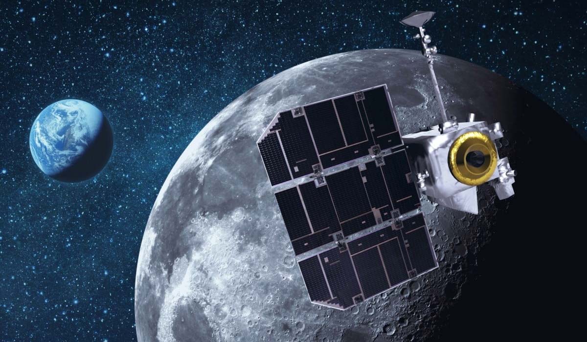 Китайские космические инженеры вернули к жизни пару «обреченных» спутников на лунной орбите