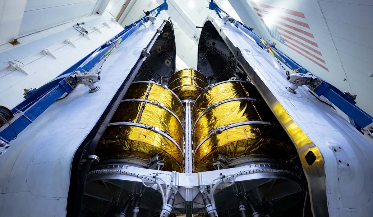 Спутники BlueBird Block 1 под обтекателями модуля полезной нагрузки ракеты Falcon 9