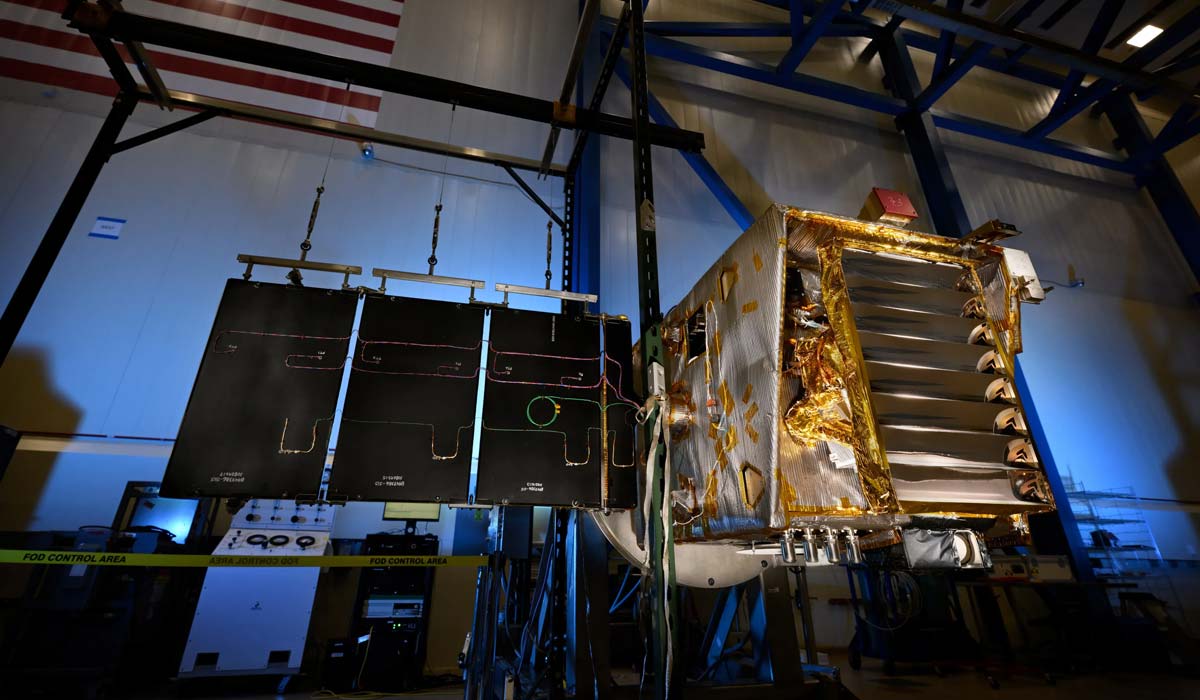 Космический аппарат NASA Lunar Trailblazer завершает экологические испытания