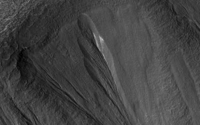 Планетологи предлагают искать жизнь на Марсе во льдах