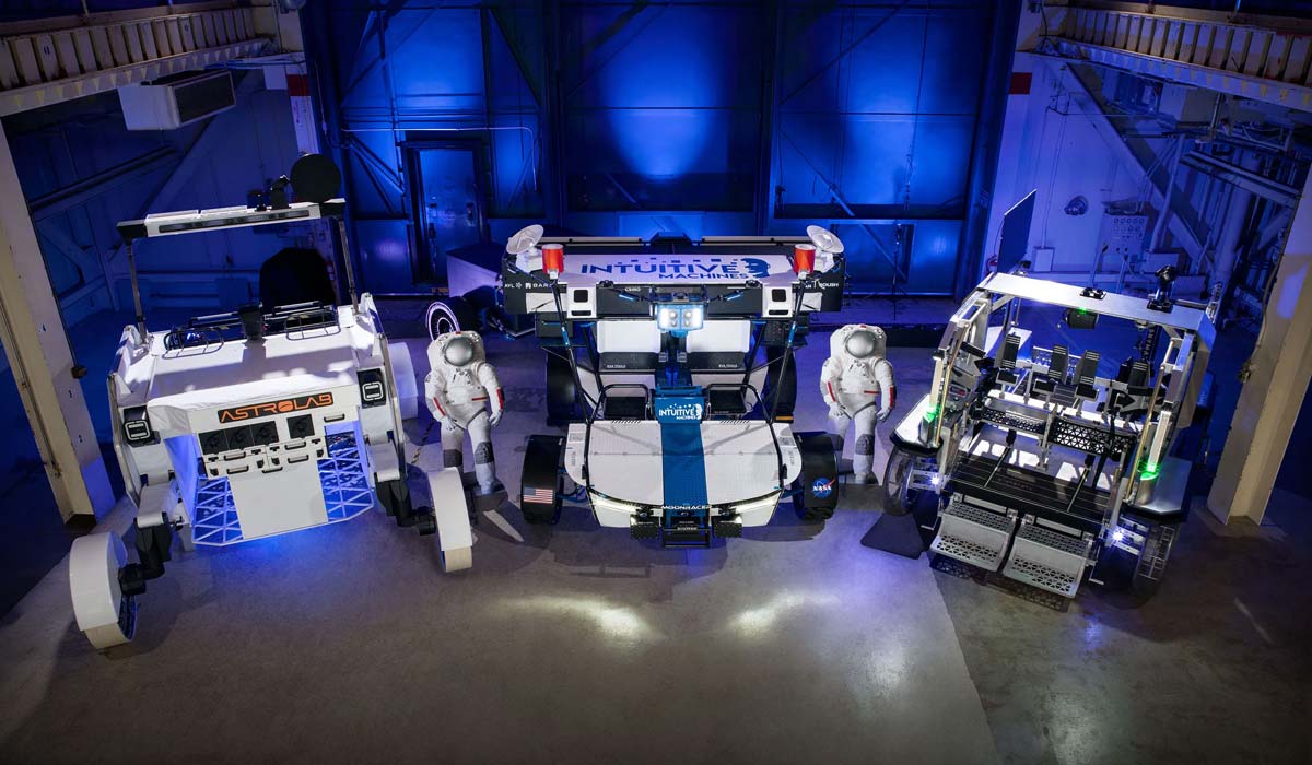 Новые коммерческие луноходы для программы Artemis проходят испытания в NASA