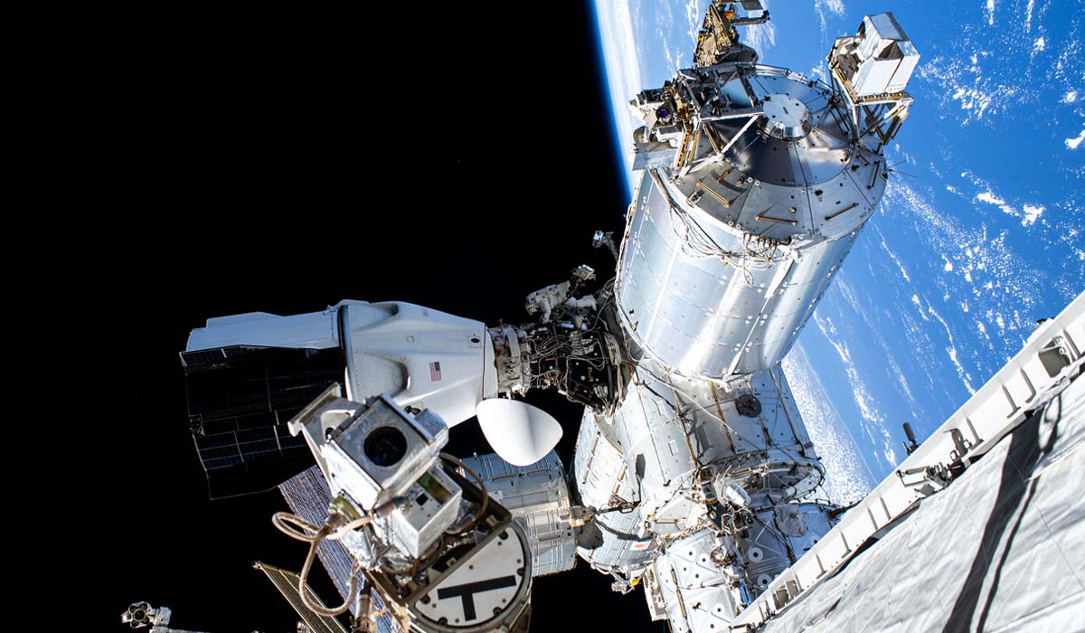 Орбита МКС скорректирована перед сменой экипажей кораблей «Союз»