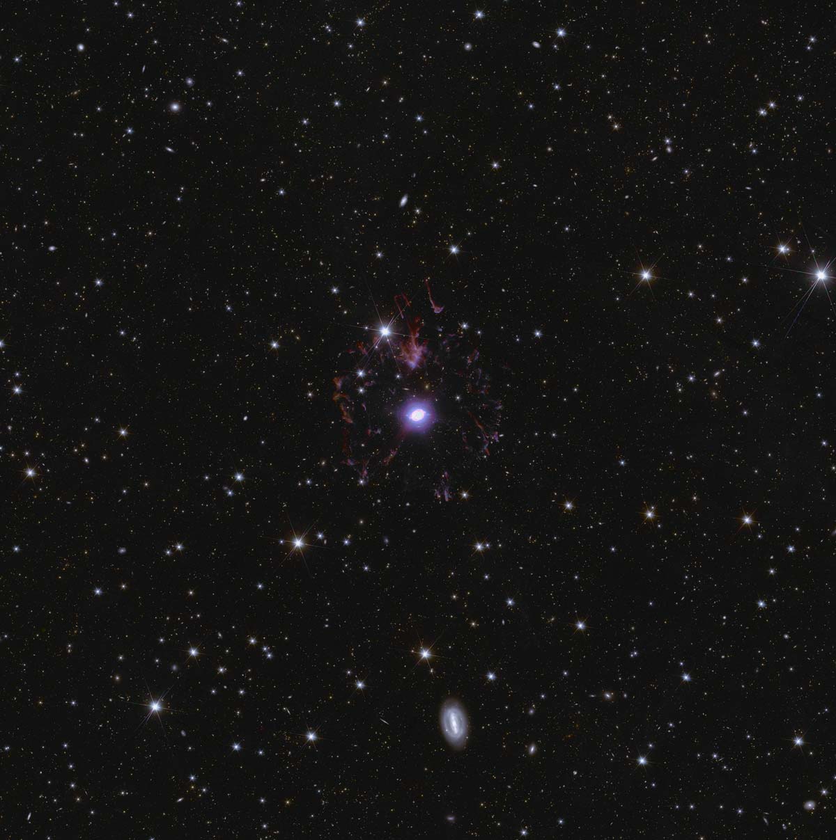 Вид Эвклида на туманность Кошачий глаз