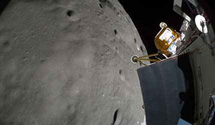 Лунный посадочный модуль IM-2 упал на бок после посадки