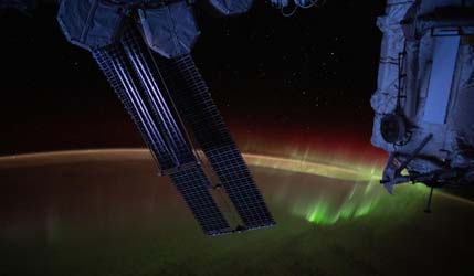 Крикалев: утечка воздуха на российском сегменте МКС все еще продолжается