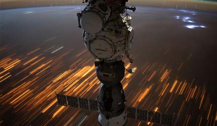 На МКС загерметизировали четыре сквозные трещины на российском сегменте