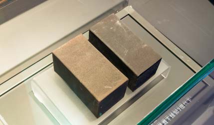 Китайская лаборатория создала машину для производства кирпичей на Луне