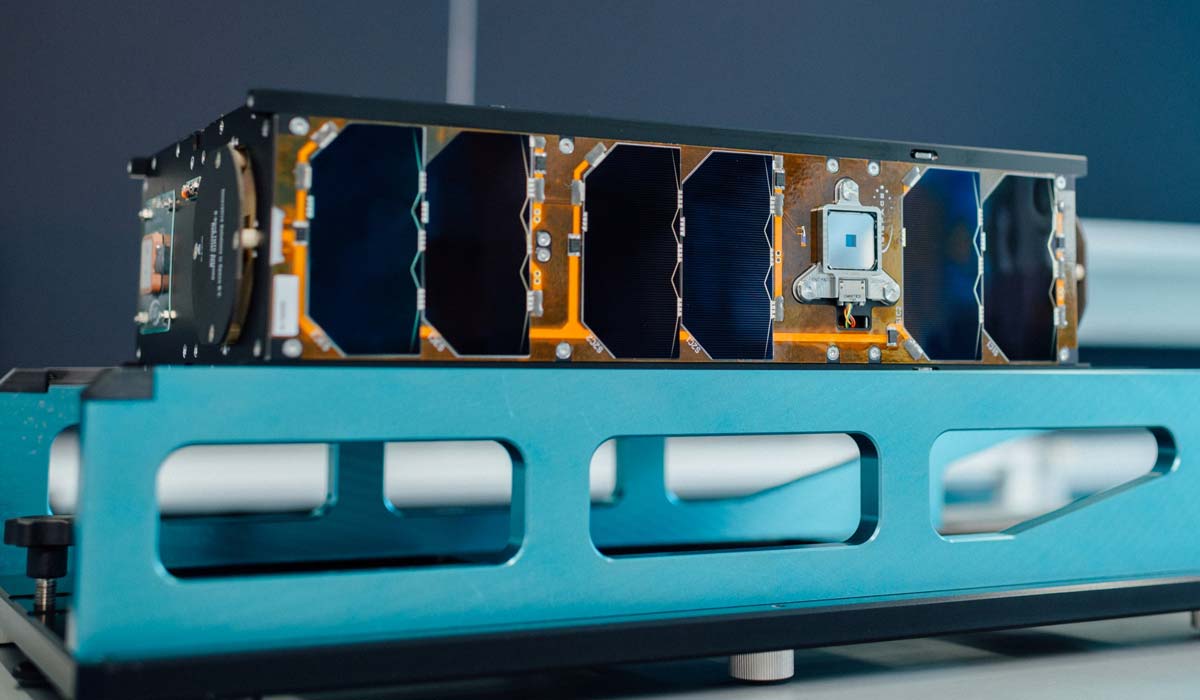 Чехия подарит Украине спутник: возможности, ограничения и перспективы