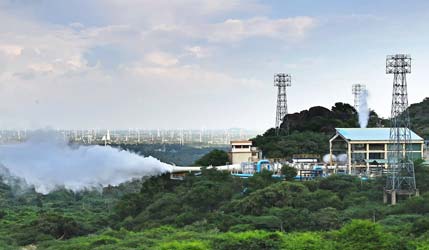 ISRO успешно провела первый boot-strap запуск двигателя CE20 — прорыв для ракет LVM3