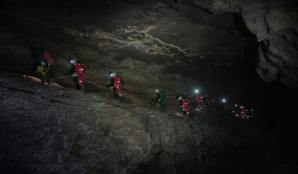 Китайские астронавты прошли пещерную подготовку перед миссиями на Луну