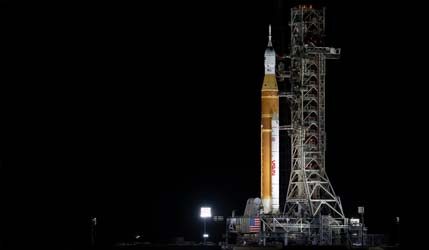 NASA вывезла SLS и Orion на старт: миссия Artemis II готовится к первому пилотируемому полёту