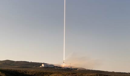 SpaceX приостанавливает запуски Falcon 9 после аномалии верхней ступени