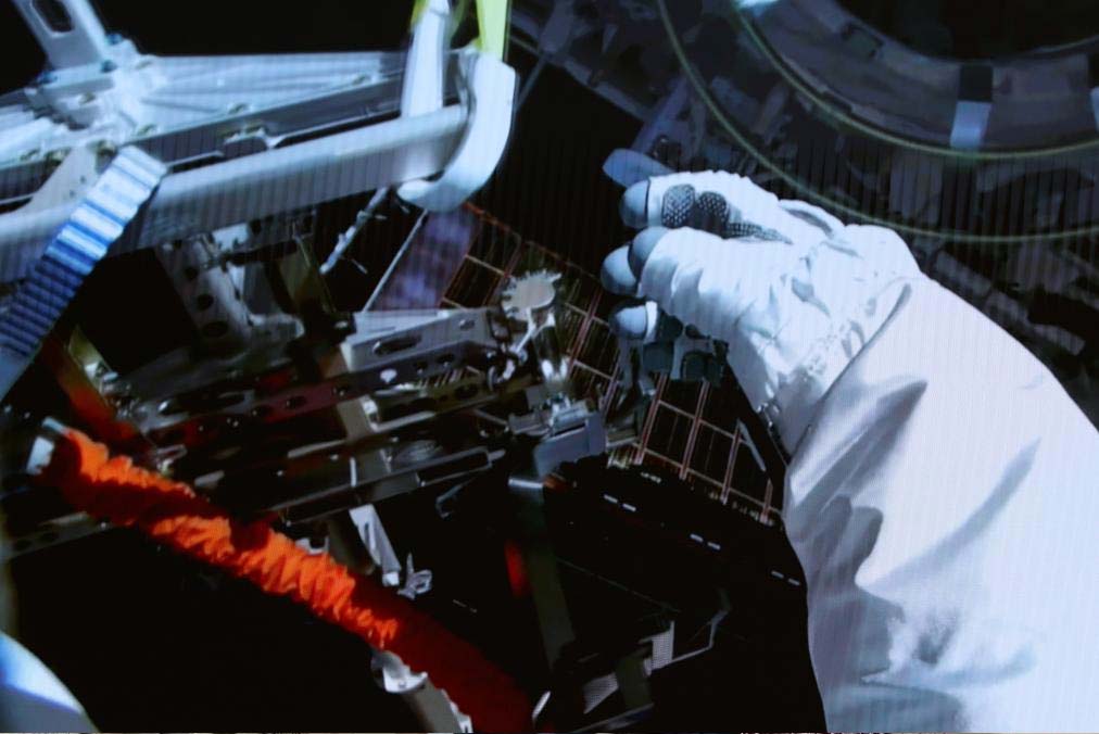 Экипаж Shenzhou-21 установил защиту от мусора на станции Тяньгун: итоги ВКД