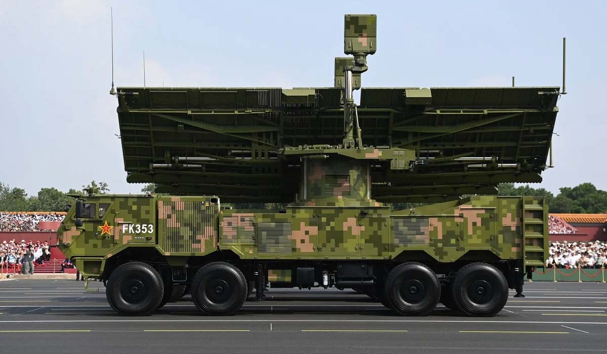 3 вересня 2025 року в Пекіні під час параду, присвяченого Дню Перемоги, Китай продемонстрував систему мікрохвильової зброї високої потужності. Фото: «Сіньхуа»