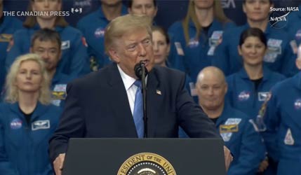Виступ Трампа на церемонії вручення медалей членам екіпажу Artemis II