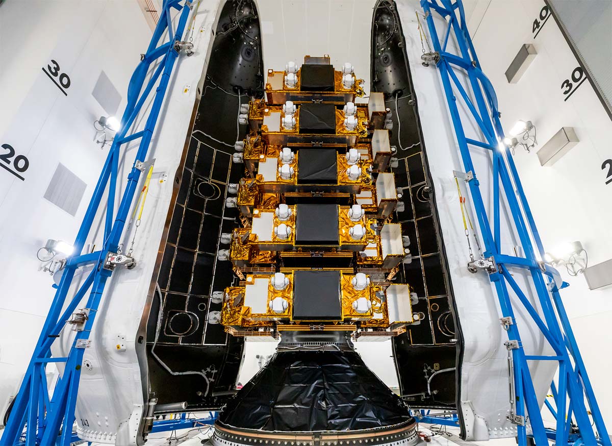 Супутники SDA Tranche 1 Transport Layer A під головним обтічником ракети Falcon 9