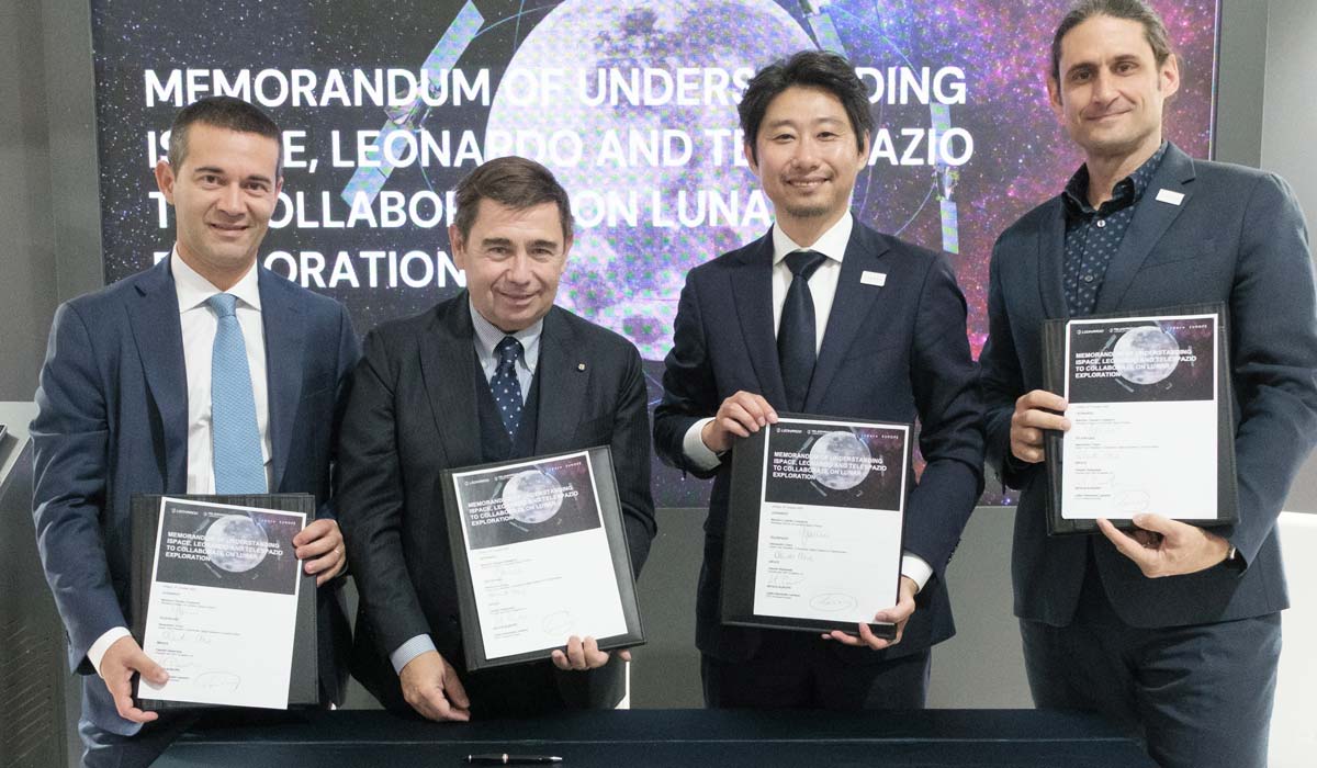 Представники компаній Telespazio, Leonardo, ispace, inc та ispace-EUROPE після підписання меморандуму про взаєморозуміння в Туреччині