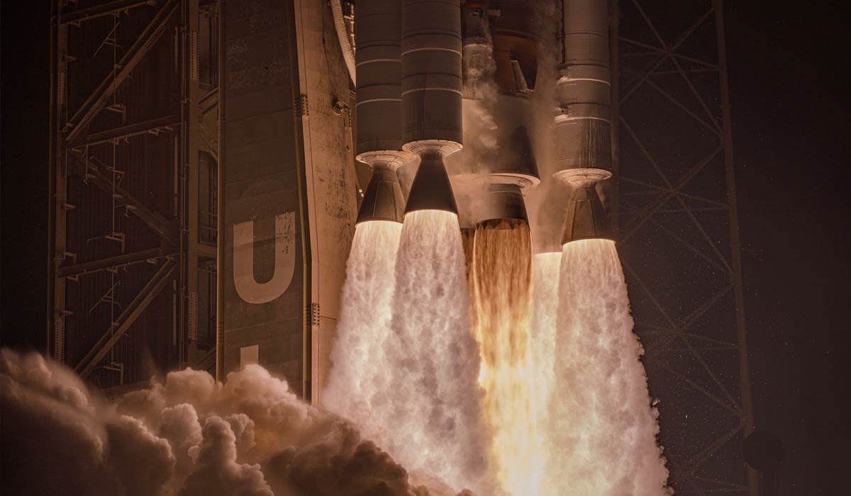 Работа двигателей ракеты ULA Atas V 551