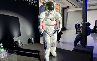 Axiom и Prada представили дизайн скафандра Artemis