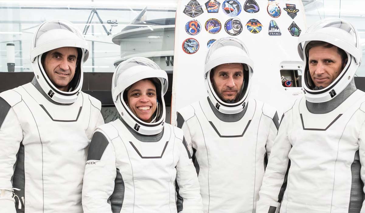 Экипаж миссии NASA SpaceX Crew-13