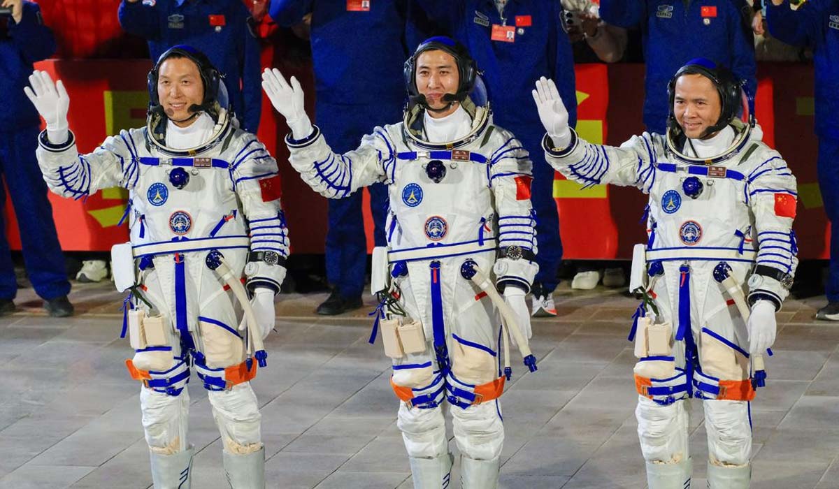 Экипаж космического корабля Шэньчжоу 21