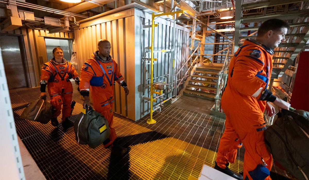 Экипаж Artemis II во время генеральной репетиции перед запуском