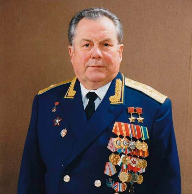 Павел Попович космонавт в возрасте