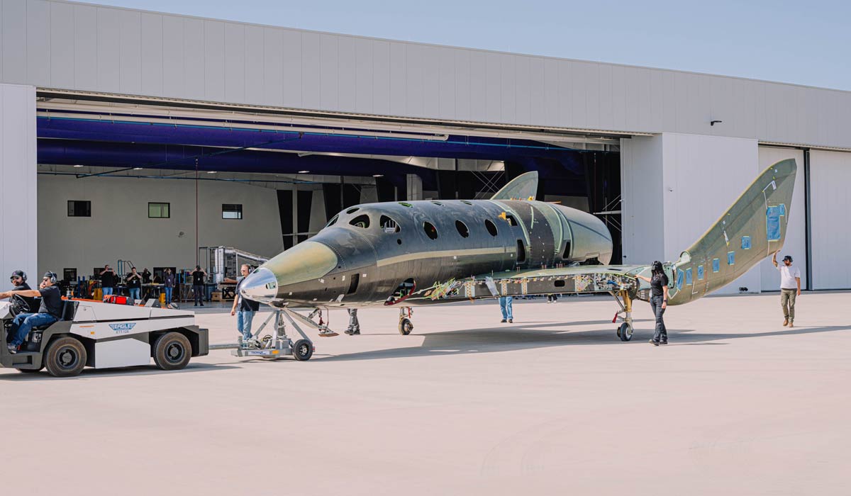 Virgin Galactic выкатила новый SpaceShip: шаг к полетам в 2026 году