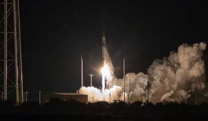 Ракета Rocket Lab Electron взлетает со стартовой площадки на острове Уоллопс с миссией That's Not A Knife