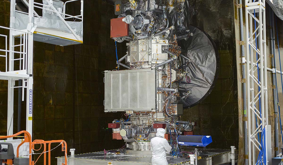 Глава научного управления NASA оптимистично настроена на запуск Europa Clipper по графику