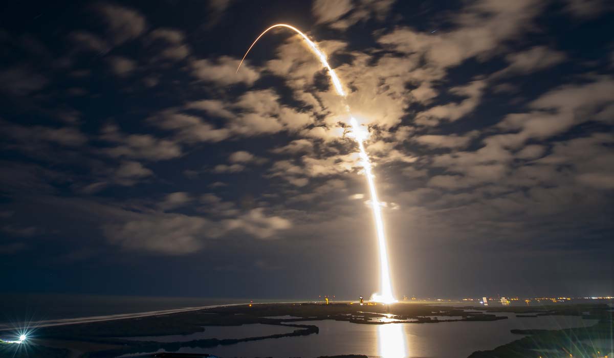 Запуск ракети Falcon 9 Block 5 з групою супутників Starlink Group 6-32