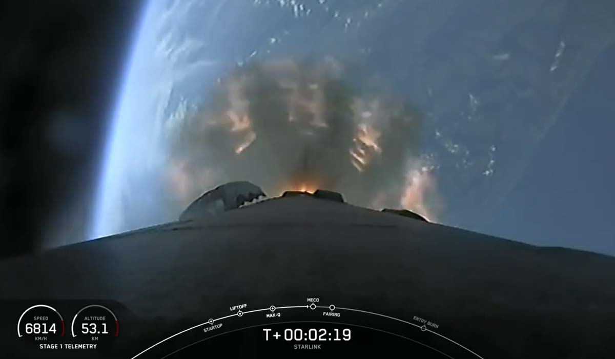 Запуск ракеты Falcon 9 Block 5 с группой спутников Starlink Group 7-11