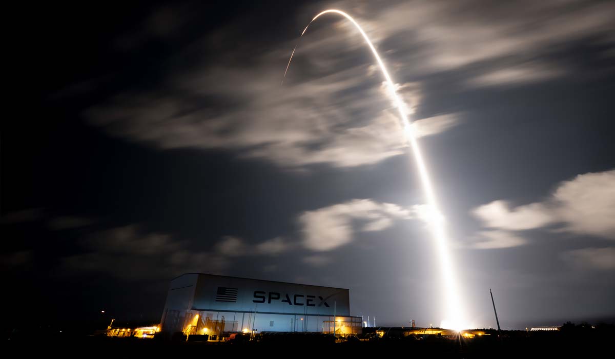 Falcon 9 Block 5 Starlink Group 6-64 flight