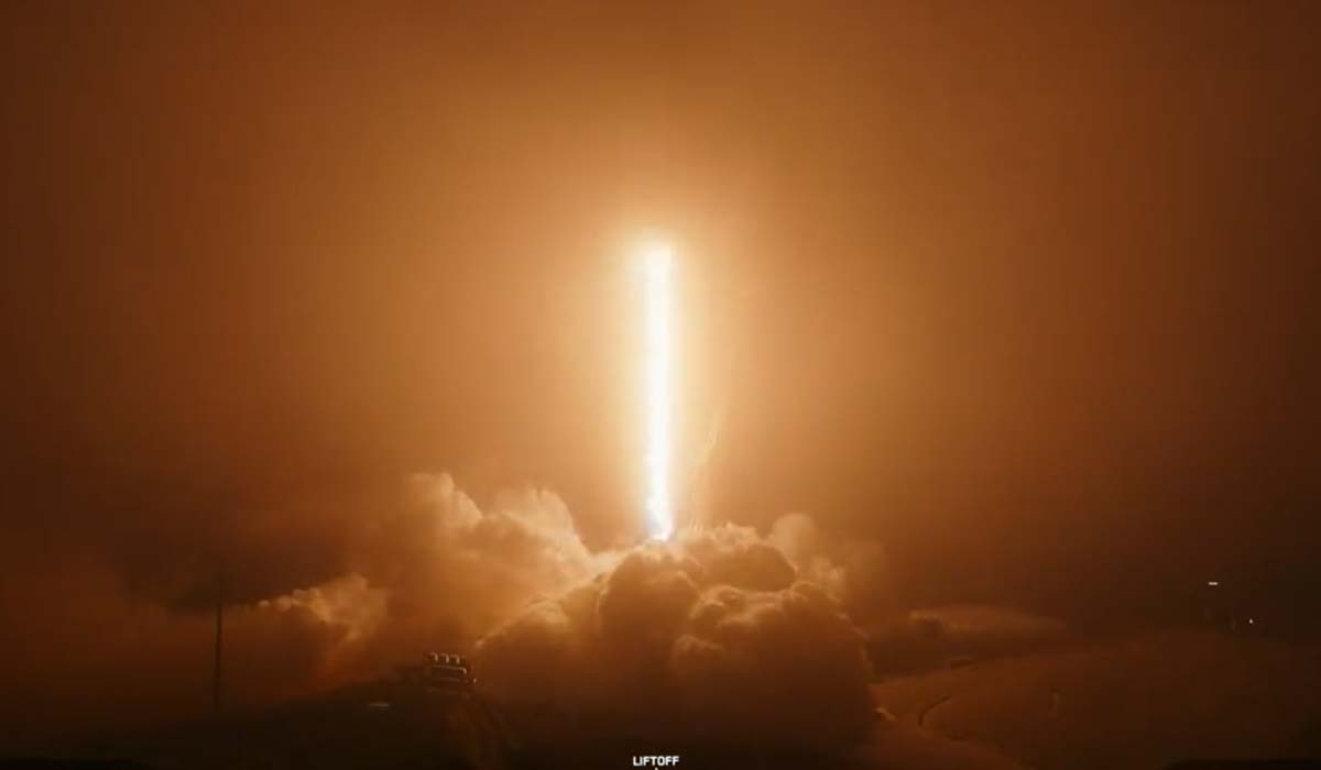 Запуск ракеты Falcon 9 Block 5 с группой спутников Starlink Group 9-5