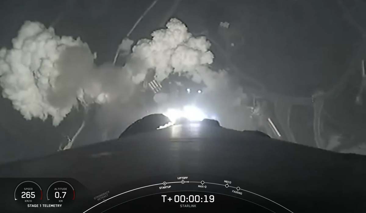 Запуск ракеты Falcon 9 Block 5 с группой спутников Starlink Group 9-9