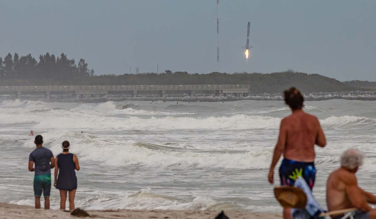 Falcon 9 Booster B1067 landing