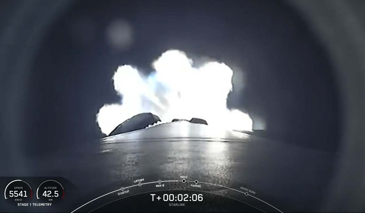 Запуск ракеты Falcon 9 Block 5 с группой спутников Starlink Group 9-13