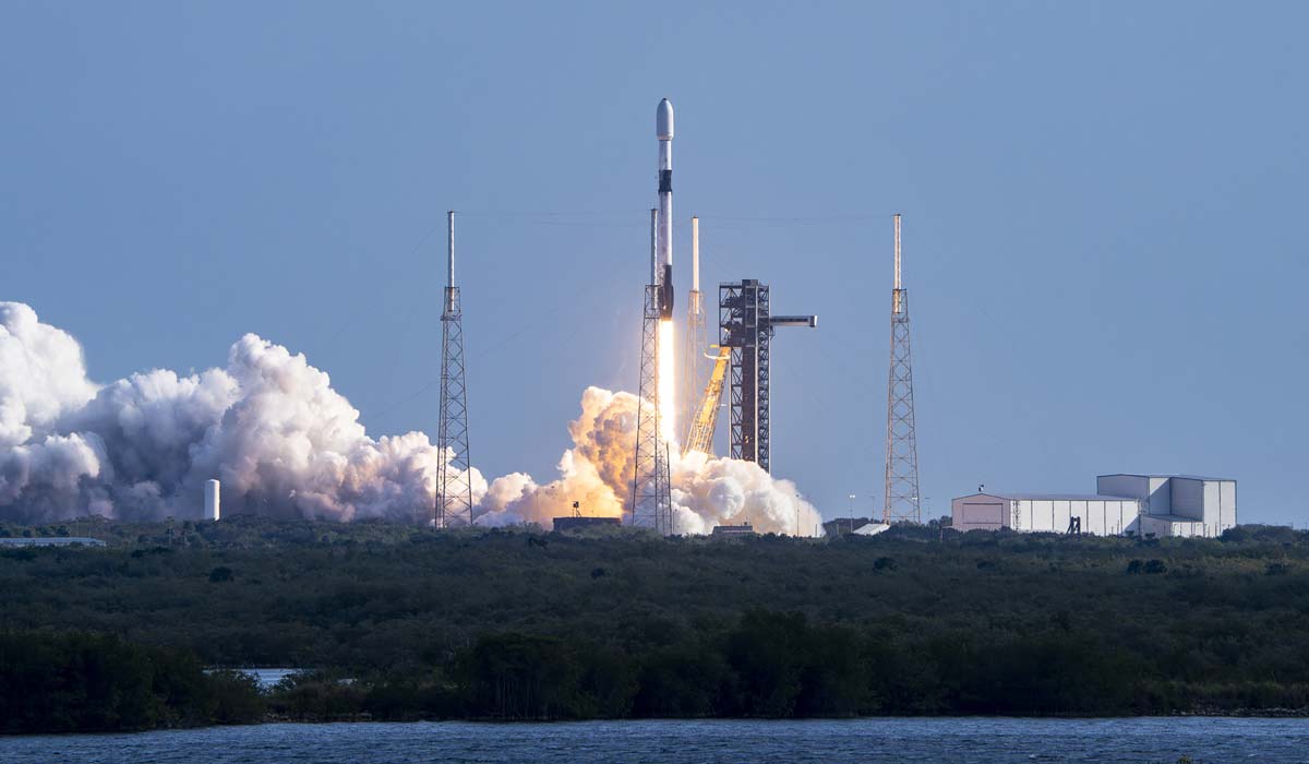 Запуск ракеты Falcon 9 Block 5 с группой спутников Starlinkk Group 6-71