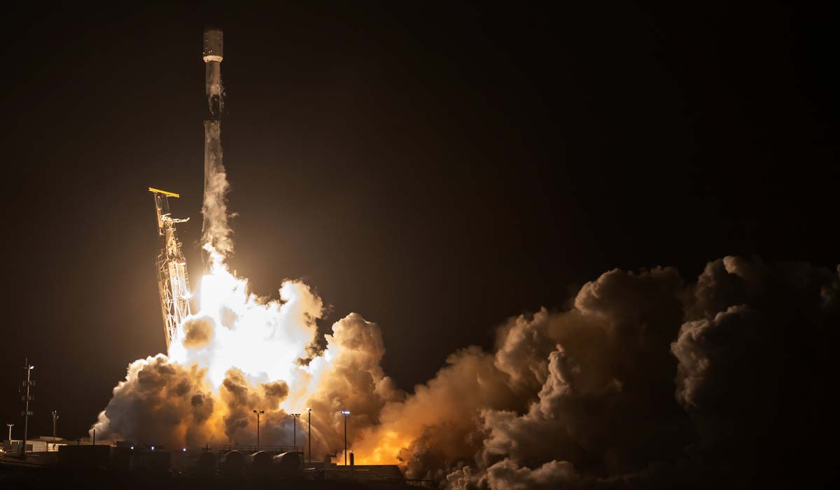 Ракета Falcon 9 Block 5 взлетает с миссией NROL-57