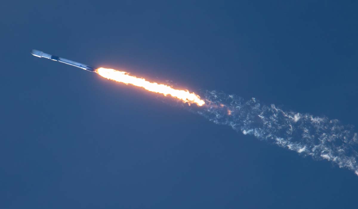Запуск ракеты Falcon 9 Block 5 Starlink Group 11-11
