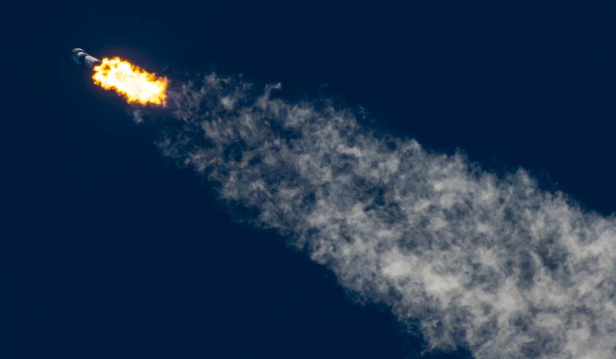 Запуск ракеты Falcon 9 Block 5 с группой спутников Starlink Group 12-22