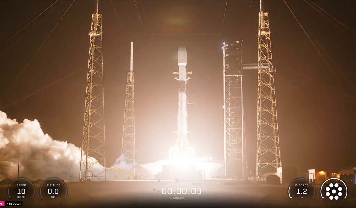 Запуск ракеты Falcon 9 Block 5 с группой спутников Starlink Group 10-52