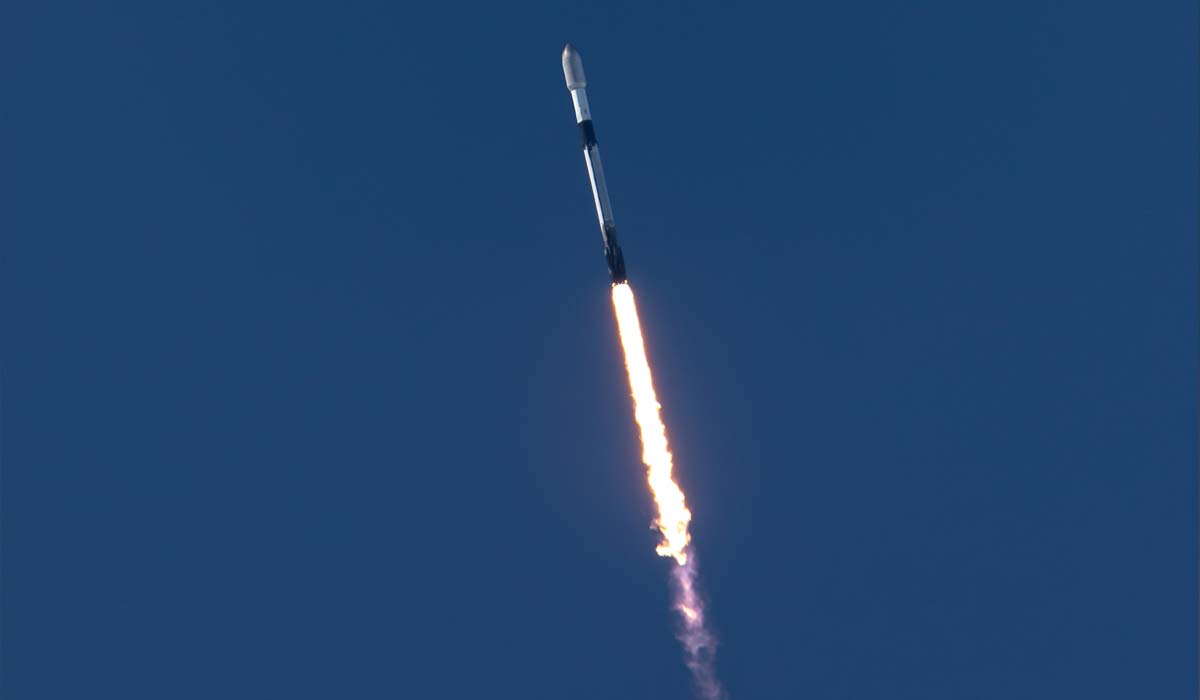 Запуск ракеты Falcon 9 Block 5 с группой спутников Starlink Group 11-23